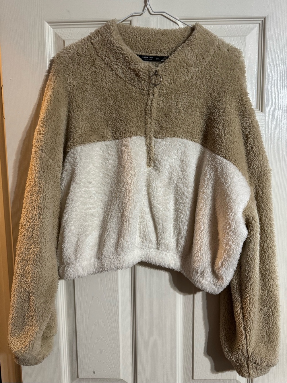 Cozy Two-Tone Sherpa Pullover Sweater - Beige & Cream
